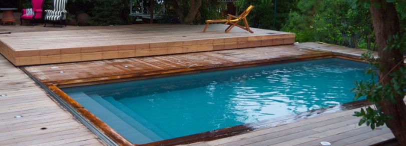 Couverture de piscine en bois